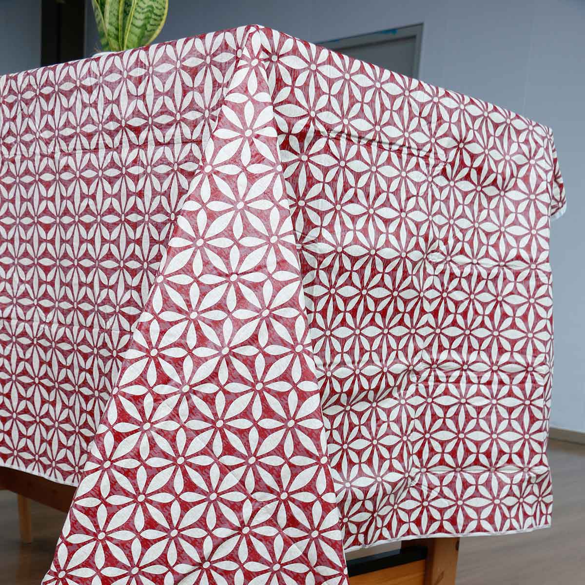 Elegant Red Pattern Tablecloth