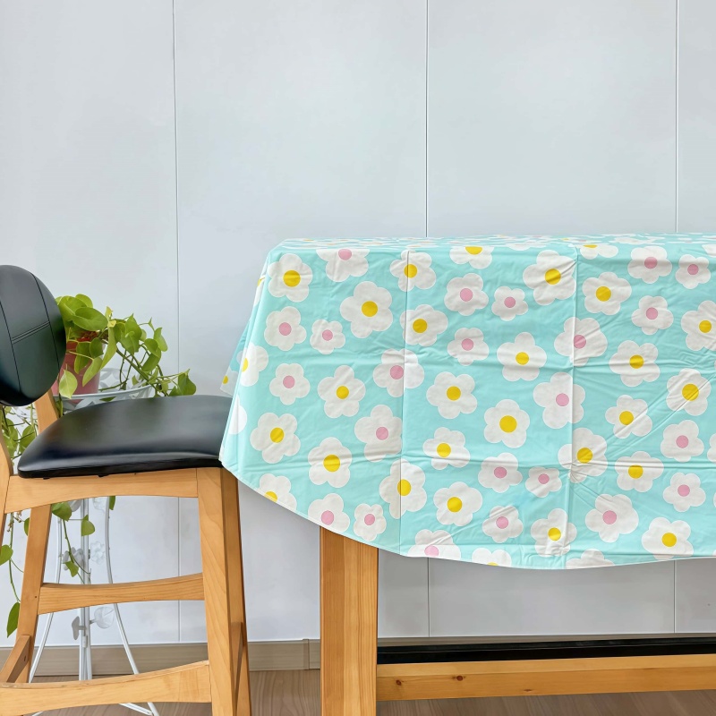 Daisy Pattern Vinyl Tablecloth